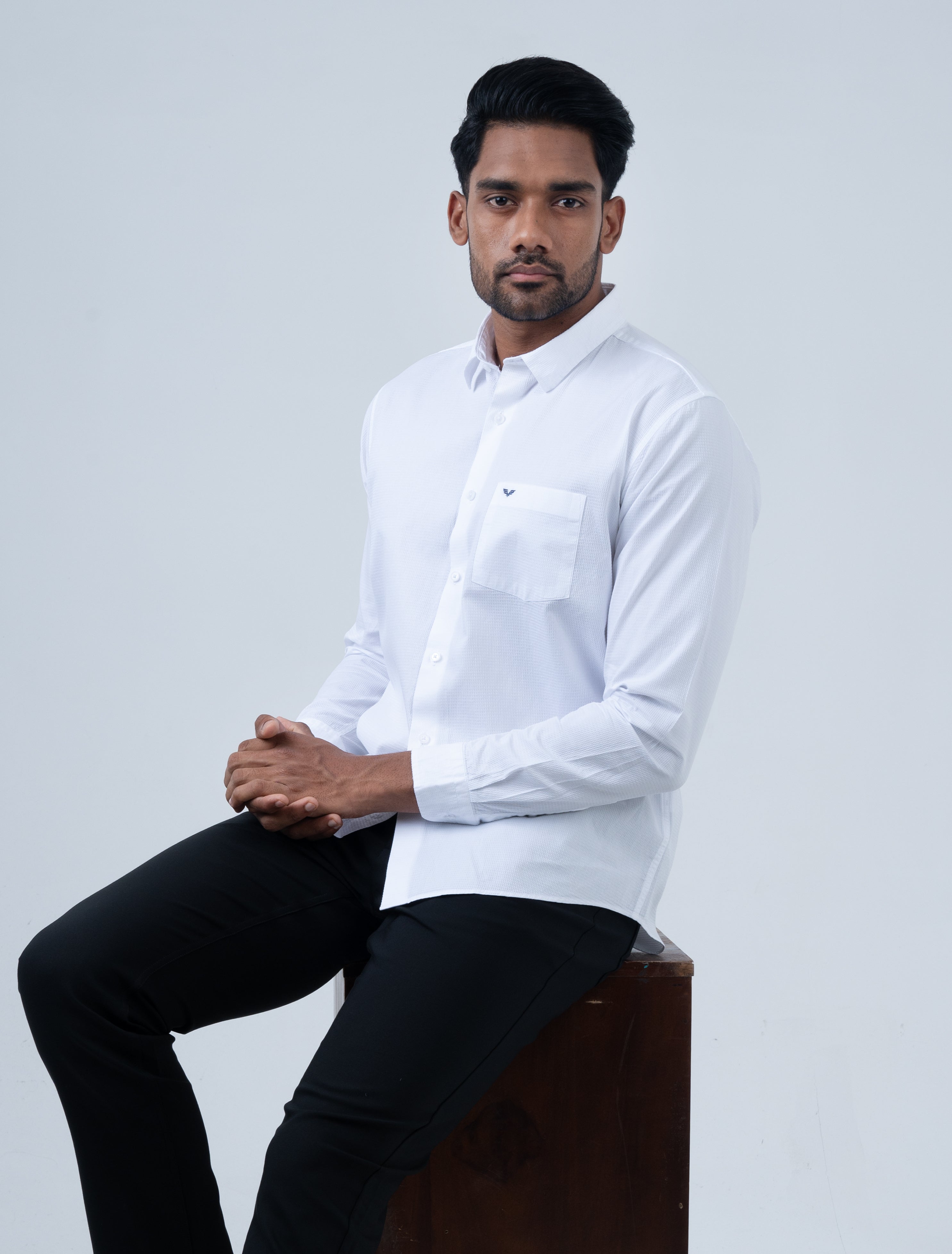 Vantage Men's Casual Slim Fit Long Sleeve 100% Cotton Dobby Shirt